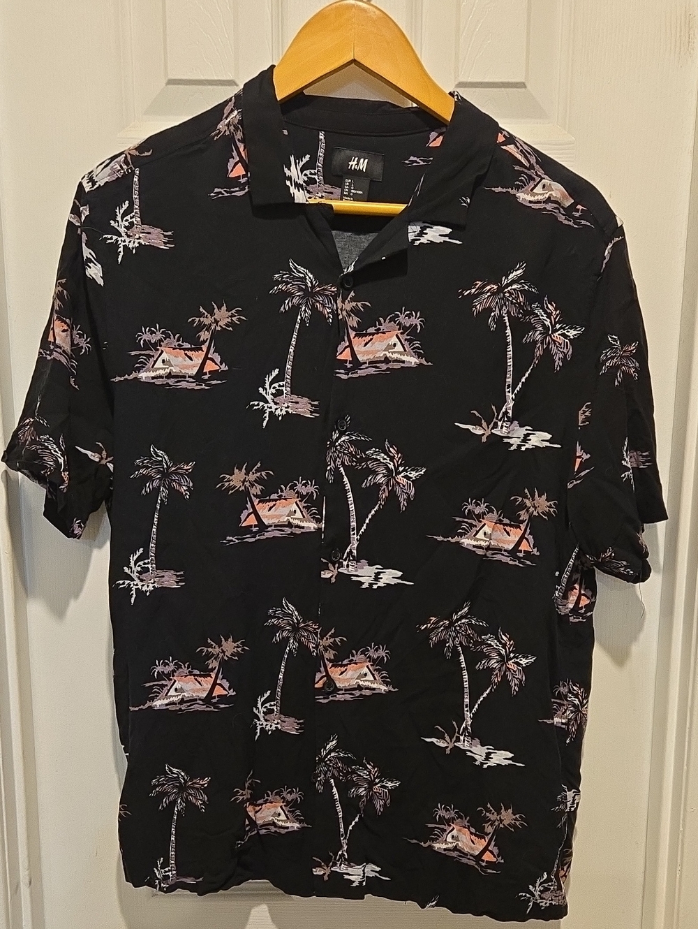 H&M Black Palm-Print Button Up Shirt